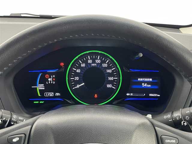 ホンダ ヴェゼル ハイブリッド Z 埼玉県 2014(平26)年 5.7万km ティンテッドシルバーM アクティブシティブレーキシステム/革シート/前席シートヒーター/純正メモリナビ・フルセグTV/　CD/DVD/SD/USB/Bluetooth/バックカメラ/クルーズコントロール/パドルシフト/LEDヘッドライト/プッシュスタート/スマートキー/ビルトインETC