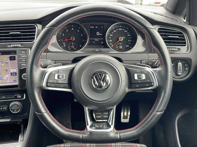 フォルクスワーゲン ゴルフ ＧＴＩ 青森県 2014(平26)年 6万km タングステンシルバーメタリック ターボ/OP純正8インチディスプレイナビ・フルセグTV/CD・DVD・Bluetooth・SD/プリクラッシュブレーキ/アダプティブクルーズコントロール/ブラインドスポットディテクション/レーンキープアシスト/パークディスタンスコントロール/パドルシフト/前後ドライブレコーダー/ビルトインETC/HIDヘッドライト/LEDフォグランプ/社外19インチアルミ/社外車高調/スペアキー/保証書・取扱書