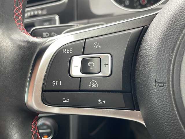 フォルクスワーゲン ゴルフ ＧＴＩ 青森県 2014(平26)年 6万km タングステンシルバーメタリック ターボ/OP純正8インチディスプレイナビ・フルセグTV/CD・DVD・Bluetooth・SD/プリクラッシュブレーキ/アダプティブクルーズコントロール/ブラインドスポットディテクション/レーンキープアシスト/パークディスタンスコントロール/パドルシフト/前後ドライブレコーダー/ビルトインETC/HIDヘッドライト/LEDフォグランプ/社外19インチアルミ/社外車高調/スペアキー/保証書・取扱書