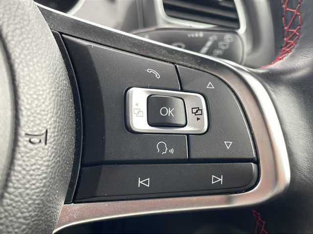 フォルクスワーゲン ゴルフ ＧＴＩ 青森県 2014(平26)年 6万km タングステンシルバーメタリック ターボ/OP純正8インチディスプレイナビ・フルセグTV/CD・DVD・Bluetooth・SD/プリクラッシュブレーキ/アダプティブクルーズコントロール/ブラインドスポットディテクション/レーンキープアシスト/パークディスタンスコントロール/パドルシフト/前後ドライブレコーダー/ビルトインETC/HIDヘッドライト/LEDフォグランプ/社外19インチアルミ/社外車高調/スペアキー/保証書・取扱書
