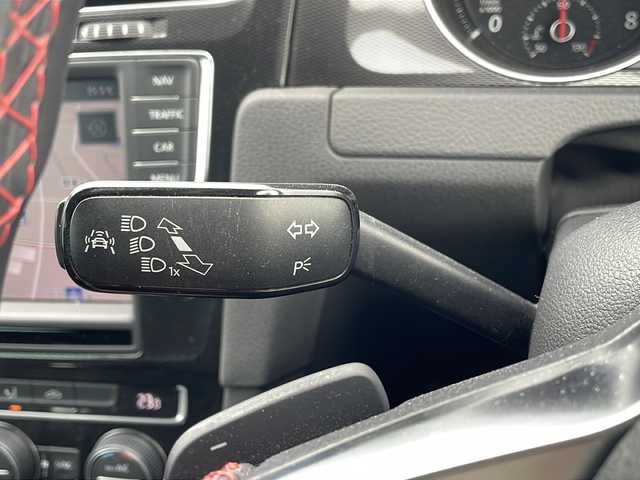 フォルクスワーゲン ゴルフ ＧＴＩ 青森県 2014(平26)年 6万km タングステンシルバーメタリック ターボ/OP純正8インチディスプレイナビ・フルセグTV/CD・DVD・Bluetooth・SD/プリクラッシュブレーキ/アダプティブクルーズコントロール/ブラインドスポットディテクション/レーンキープアシスト/パークディスタンスコントロール/パドルシフト/前後ドライブレコーダー/ビルトインETC/HIDヘッドライト/LEDフォグランプ/社外19インチアルミ/社外車高調/スペアキー/保証書・取扱書
