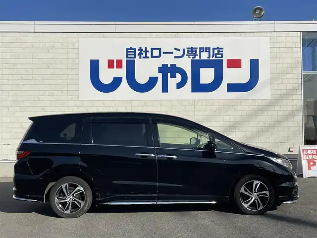 ホンダ オデッセイ アブソルートXホンダセンシングアドバンP 佐賀県 2016(平28)年 14.3万km クリスタルブラックパール （株)IDOMが運営する【じしゃロン佐賀店】の自社ローン専用車両になります。/こちらは現金またはオートローンご利用時の価格です。自社ローンご希望の方は別途その旨お申付け下さい/禁煙車　/８人乗り　/ブラック　/全周囲カメラ　/純正ナビ フルセグ ＢＴオーディオ　/ＥＴＣ　/両側電動スライドドア
