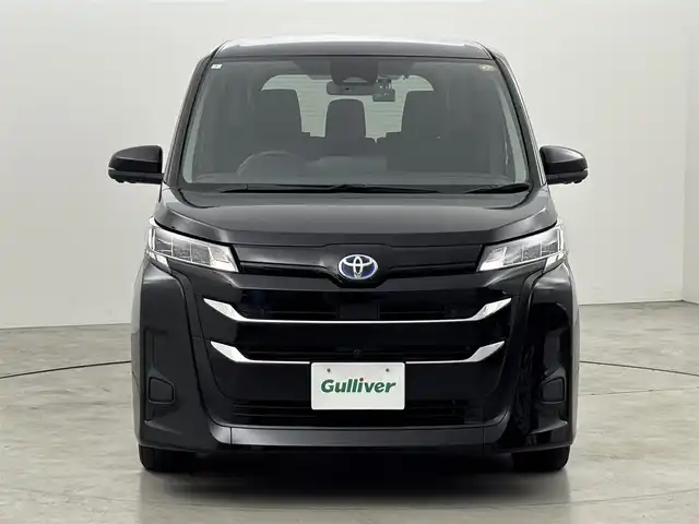 トヨタ ノア ハイブリッド G 福岡県 2024(令6)年 2.5万km アティチュードブラックマイカ 純正１０．５型ＤＡナビ/フルセグTV　/全方位カメラ　/ビルトインＥＴＣ２．０　/前後ドラレコ　/レーダークルコン　/コーナーセンサー　/トヨタセーフティセンス　/衝突軽減ブレーキ　/レーンキープ　/アクセル踏み間違い防止　/パーキングアシスト　/片側電動スライドドア　/純正１６インチＡＷ　/ＬＥＤヘッドライト