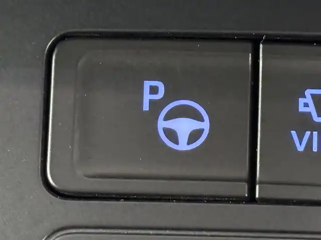 トヨタ ノア ハイブリッド G 福岡県 2024(令6)年 2.5万km アティチュードブラックマイカ 純正１０．５型ＤＡナビ/フルセグTV　/全方位カメラ　/ビルトインＥＴＣ２．０　/前後ドラレコ　/レーダークルコン　/コーナーセンサー　/トヨタセーフティセンス　/衝突軽減ブレーキ　/レーンキープ　/アクセル踏み間違い防止　/パーキングアシスト　/片側電動スライドドア　/純正１６インチＡＷ　/ＬＥＤヘッドライト