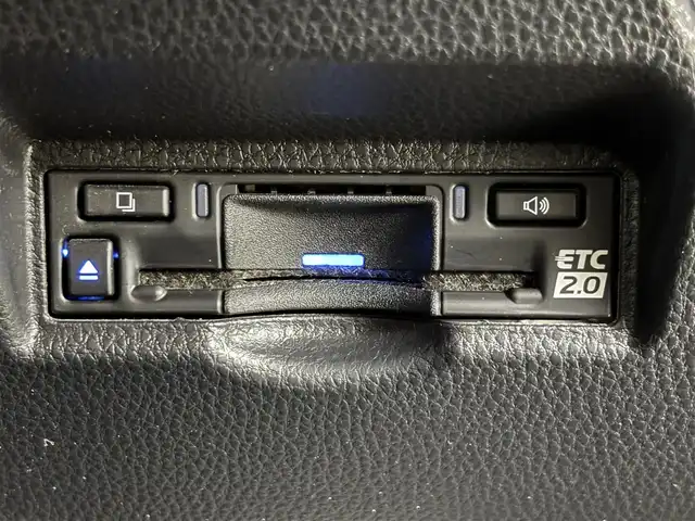 トヨタ ノア ハイブリッド G 福岡県 2024(令6)年 2.5万km アティチュードブラックマイカ 純正１０．５型ＤＡナビ/フルセグTV　/全方位カメラ　/ビルトインＥＴＣ２．０　/前後ドラレコ　/レーダークルコン　/コーナーセンサー　/トヨタセーフティセンス　/衝突軽減ブレーキ　/レーンキープ　/アクセル踏み間違い防止　/パーキングアシスト　/片側電動スライドドア　/純正１６インチＡＷ　/ＬＥＤヘッドライト