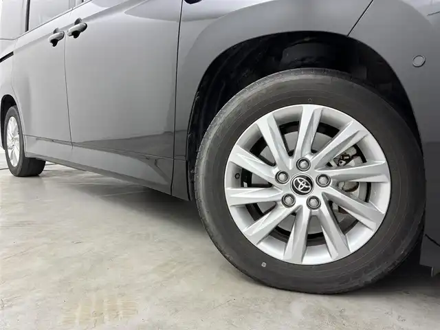 トヨタ ノア ハイブリッド G 福岡県 2024(令6)年 2.5万km アティチュードブラックマイカ 純正１０．５型ＤＡナビ/フルセグTV　/全方位カメラ　/ビルトインＥＴＣ２．０　/前後ドラレコ　/レーダークルコン　/コーナーセンサー　/トヨタセーフティセンス　/衝突軽減ブレーキ　/レーンキープ　/アクセル踏み間違い防止　/パーキングアシスト　/片側電動スライドドア　/純正１６インチＡＷ　/ＬＥＤヘッドライト