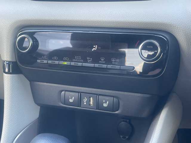 トヨタ ヤリス ハイブリッド Z 長野県 2020(令2)年 1万km アバンギャルドブロンズメタリック ・純正8インチディスプレイオーディオ/AM FM フルセグTV Bluetooth/・全方位カメラ/・ビルトインETC/・プリクラッシュセーフティ/・レーダークルーズコントロール/・レーンキープアシスト/・オートマチックハイビーム/・ブラインドスポットモニター/・コーナーセンサー/・社外15インチアルミホイール/・シートヒーター(D/N)/・LEDヘッドライト/・オートライト/・ドライブレコーダー/・ウィンカーミラー/・電動格納ミラー/・フロアマット/・スマートキー/・エンジンプッシュスタート