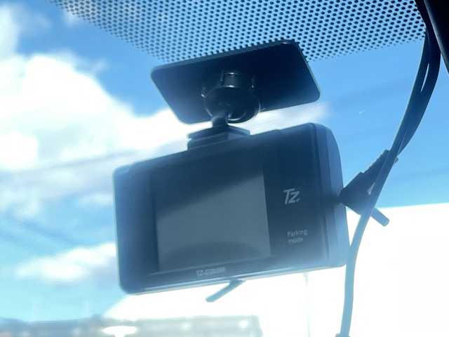 トヨタ ヤリス ハイブリッド Z 長野県 2020(令2)年 1万km アバンギャルドブロンズメタリック ・純正8インチディスプレイオーディオ/AM FM フルセグTV Bluetooth/・全方位カメラ/・ビルトインETC/・プリクラッシュセーフティ/・レーダークルーズコントロール/・レーンキープアシスト/・オートマチックハイビーム/・ブラインドスポットモニター/・コーナーセンサー/・社外15インチアルミホイール/・シートヒーター(D/N)/・LEDヘッドライト/・オートライト/・ドライブレコーダー/・ウィンカーミラー/・電動格納ミラー/・フロアマット/・スマートキー/・エンジンプッシュスタート