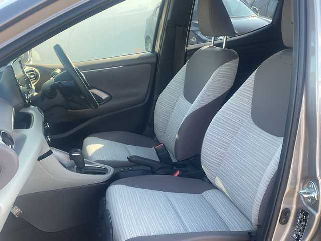 トヨタ ヤリス ハイブリッド Z 長野県 2020(令2)年 1万km アバンギャルドブロンズメタリック ・純正8インチディスプレイオーディオ/AM FM フルセグTV Bluetooth/・全方位カメラ/・ビルトインETC/・プリクラッシュセーフティ/・レーダークルーズコントロール/・レーンキープアシスト/・オートマチックハイビーム/・ブラインドスポットモニター/・コーナーセンサー/・社外15インチアルミホイール/・シートヒーター(D/N)/・LEDヘッドライト/・オートライト/・ドライブレコーダー/・ウィンカーミラー/・電動格納ミラー/・フロアマット/・スマートキー/・エンジンプッシュスタート