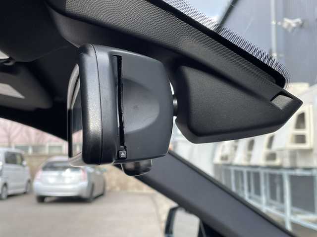 ＢＭＷ Ｘ１ xDrive 18d Mスポーツ 青森県 2018(平30)年 2.5万km アルピンホワイトⅢ インテリジェントセーフティ/純正HDDナビ/バックカメラ/ETC/シートヒーター/パドルシフト/パワーバックドア/純正18インチアルミホイール/LEDヘッドライト/ダウンヒルアシスト/電動パーキングブレーキ/フロアマット/コンフォートアクセス