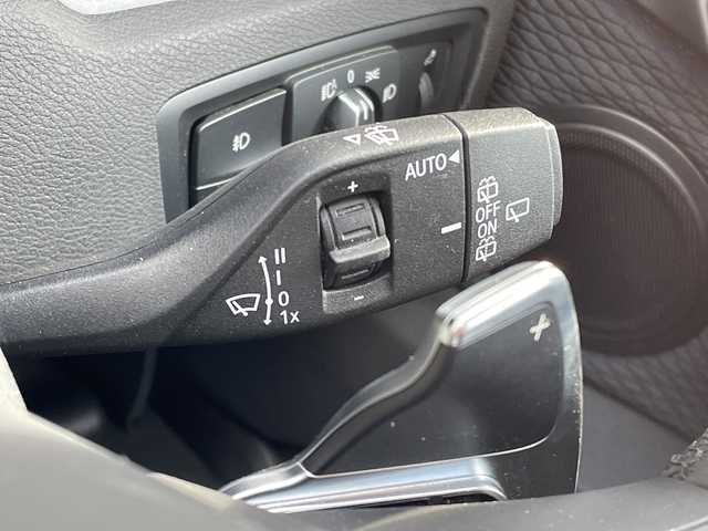 ＢＭＷ Ｘ１ xDrive 18d Mスポーツ 青森県 2018(平30)年 2.5万km アルピンホワイトⅢ インテリジェントセーフティ/純正HDDナビ/バックカメラ/ETC/シートヒーター/パドルシフト/パワーバックドア/純正18インチアルミホイール/LEDヘッドライト/ダウンヒルアシスト/電動パーキングブレーキ/フロアマット/コンフォートアクセス