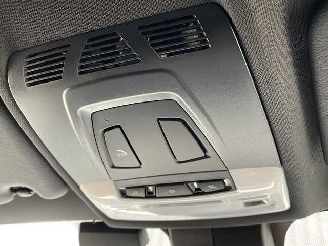 ＢＭＷ Ｘ１ xDrive 18d Mスポーツ 青森県 2018(平30)年 2.5万km アルピンホワイトⅢ インテリジェントセーフティ/純正HDDナビ/バックカメラ/ETC/シートヒーター/パドルシフト/パワーバックドア/純正18インチアルミホイール/LEDヘッドライト/ダウンヒルアシスト/電動パーキングブレーキ/フロアマット/コンフォートアクセス