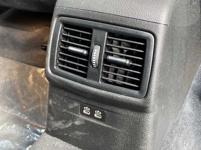 ＢＭＷ Ｘ１ xDrive 18d Mスポーツ 青森県 2018(平30)年 2.5万km アルピンホワイトⅢ インテリジェントセーフティ/純正HDDナビ/バックカメラ/ETC/シートヒーター/パドルシフト/パワーバックドア/純正18インチアルミホイール/LEDヘッドライト/ダウンヒルアシスト/電動パーキングブレーキ/フロアマット/コンフォートアクセス