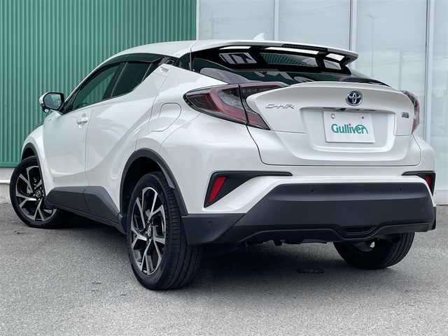 トヨタ Ｃ－ＨＲ G 福岡県 2017(平29)年 13万km ホワイトパールクリスタルシャイン トヨタセーフティセンス/横滑り防止/盗難防止/レーンキープアシスト/バックカメラ/コーナーセンサー/ドラレコ/SDナビ/BT/フルセグTV/SDミュージック/純正アルミホイール/社外フロアマット/プッシュスタート/スマートキー/オートライト/LED/DUALエアコン/ETC2.0