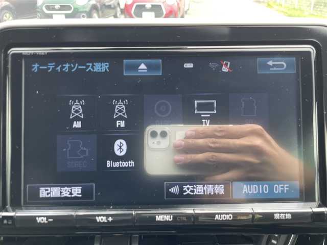 トヨタ Ｃ－ＨＲ G 福岡県 2017(平29)年 13万km ホワイトパールクリスタルシャイン トヨタセーフティセンス/横滑り防止/盗難防止/レーンキープアシスト/バックカメラ/コーナーセンサー/ドラレコ/SDナビ/BT/フルセグTV/SDミュージック/純正アルミホイール/社外フロアマット/プッシュスタート/スマートキー/オートライト/LED/DUALエアコン/ETC2.0