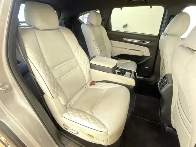 マツダ ＣＸ－８ XD エクスクルーシブモード 群馬県 2021(令3)年 3.9万km プラチナクォーツメタリック i-ACTIVSENSE/・アドバンストスマートシティブレーキサポート/・AT誤発進抑制装置/・スマートシティブレーキサポート(後退時)/・車線逸脱警報システム/・レーンキープアシストシステム/・クルージング&トラフィックサポート/・ブラインドスポットモニタリング/・リアクロストラフィックアラート/・ハイビームコントロールシステム/サンルーフ/BOSEサウンド/純正8.8インチディスプレイ/・フルセグTV/・BT/USB/AM.FM/・スマートフォン連携/360°ビューモニター/パワーバックドア/コーナーセンサー/レーダークルーズコントロール/白レザーシート/シートヒーター(1/2列目)/エアーシート(1/2列目)/パワーシート(1/2列目)/D席メモリ付パワーシート/革巻きステアリング/ステアリングスイッチ/ETC/電子パーキングブレーキ/オートホールド/ルーフキャリア/LEDヘッドライト/フォグランプ/オートライト/スマートキー×2/プッシュスタート/純正19インチAW/フロアマット/横滑り防止システム/電動格納ウィンカーミラー
