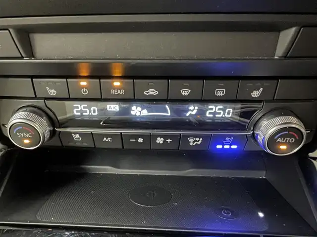 マツダ ＣＸ－８ XD エクスクルーシブモード 群馬県 2021(令3)年 3.9万km プラチナクォーツメタリック i-ACTIVSENSE/・アドバンストスマートシティブレーキサポート/・AT誤発進抑制装置/・スマートシティブレーキサポート(後退時)/・車線逸脱警報システム/・レーンキープアシストシステム/・クルージング&トラフィックサポート/・ブラインドスポットモニタリング/・リアクロストラフィックアラート/・ハイビームコントロールシステム/サンルーフ/BOSEサウンド/純正8.8インチディスプレイ/・フルセグTV/・BT/USB/AM.FM/・スマートフォン連携/360°ビューモニター/パワーバックドア/コーナーセンサー/レーダークルーズコントロール/白レザーシート/シートヒーター(1/2列目)/エアーシート(1/2列目)/パワーシート(1/2列目)/D席メモリ付パワーシート/革巻きステアリング/ステアリングスイッチ/ETC/電子パーキングブレーキ/オートホールド/ルーフキャリア/LEDヘッドライト/フォグランプ/オートライト/スマートキー×2/プッシュスタート/純正19インチAW/フロアマット/横滑り防止システム/電動格納ウィンカーミラー