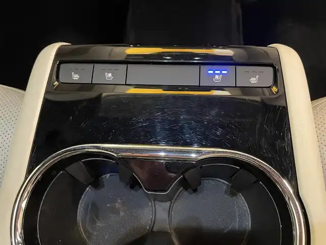 マツダ ＣＸ－８ XD エクスクルーシブモード 群馬県 2021(令3)年 3.9万km プラチナクォーツメタリック i-ACTIVSENSE/・アドバンストスマートシティブレーキサポート/・AT誤発進抑制装置/・スマートシティブレーキサポート(後退時)/・車線逸脱警報システム/・レーンキープアシストシステム/・クルージング&トラフィックサポート/・ブラインドスポットモニタリング/・リアクロストラフィックアラート/・ハイビームコントロールシステム/サンルーフ/BOSEサウンド/純正8.8インチディスプレイ/・フルセグTV/・BT/USB/AM.FM/・スマートフォン連携/360°ビューモニター/パワーバックドア/コーナーセンサー/レーダークルーズコントロール/白レザーシート/シートヒーター(1/2列目)/エアーシート(1/2列目)/パワーシート(1/2列目)/D席メモリ付パワーシート/革巻きステアリング/ステアリングスイッチ/ETC/電子パーキングブレーキ/オートホールド/ルーフキャリア/LEDヘッドライト/フォグランプ/オートライト/スマートキー×2/プッシュスタート/純正19インチAW/フロアマット/横滑り防止システム/電動格納ウィンカーミラー