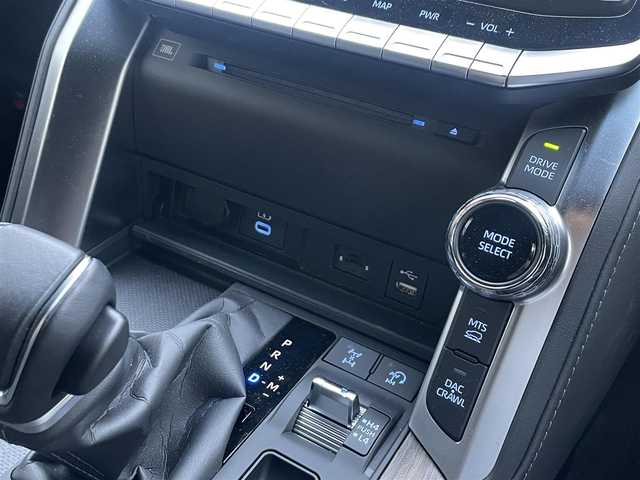 トヨタ ランドクルーザー ZX 静岡県 2023(令5)年 1.1万km アバンギャルドブロンズメタリック １オーナー　/トヨタセーフティセンス　/ＪＢＬサウンド　/リアエンターテイメント　　/サンルーフ /純正ナビ　/地デジ　/全方位カメラ　/ＨＵＤ　/マルチテレインセレクト　　/本革シート　/ＰＷシート　/エアシート/シートヒーター /ステアリングヒーター/クールボックス/オートハイビーム /木目調パネル/ETC2.0/純正20インチAW/前後ドラレコ /スマートキー /スペアキー /保証書/取説