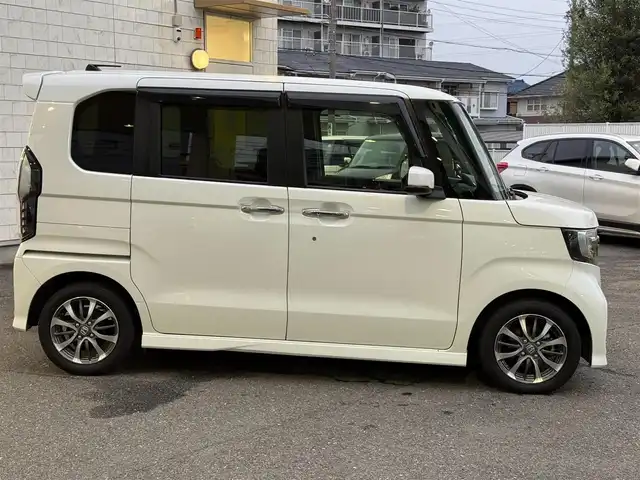 ホンダ Ｎ ＢＯＸ カスタム L 埼玉県 2022(令4)年 2.4万km プラチナホワイトパール ワンオーナー/メモリナビ(CN-HE01D)/カロッツェリアドライブレコーダー(DH300D　2カメラ型)/フルセグテレビ/バックカメラ/クルーズコントロール(追従機能付)/片側パワースライドドア/シートヒーター(運転席、助手席)/ETC/LEDヘッドライト/スマートキー×2