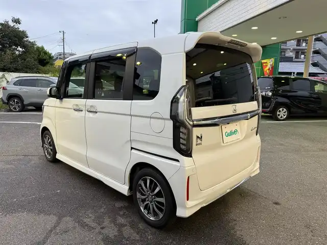 ホンダ Ｎ ＢＯＸ カスタム L 埼玉県 2022(令4)年 2.4万km プラチナホワイトパール ワンオーナー/メモリナビ(CN-HE01D)/カロッツェリアドライブレコーダー(DH300D　2カメラ型)/フルセグテレビ/バックカメラ/クルーズコントロール(追従機能付)/片側パワースライドドア/シートヒーター(運転席、助手席)/ETC/LEDヘッドライト/スマートキー×2