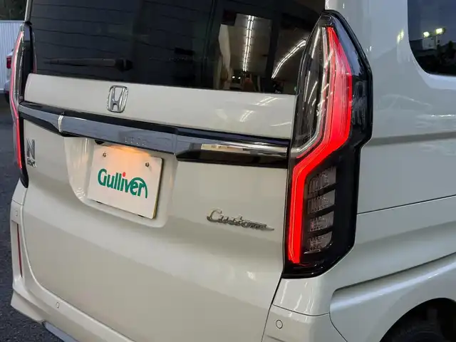 ホンダ Ｎ ＢＯＸ カスタム L 埼玉県 2022(令4)年 2.4万km プラチナホワイトパール ワンオーナー/メモリナビ(CN-HE01D)/カロッツェリアドライブレコーダー(DH300D　2カメラ型)/フルセグテレビ/バックカメラ/クルーズコントロール(追従機能付)/片側パワースライドドア/シートヒーター(運転席、助手席)/ETC/LEDヘッドライト/スマートキー×2