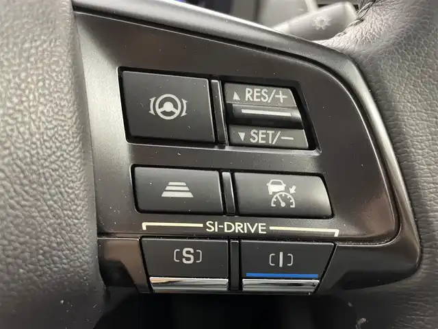 スバル レヴォーグ 1．6GT アイサイト 茨城県 2019(令1)年 1.9万km アイスシルバーメタリック 純正8インチメモリナビ（KENWOOD：KXM-H803）/・SD/DISC/FM/AM/Bluetooth/HDMI/・バックカメラ/・フルセグTV/アイサイト/・プリクラッシュブレーキ/・後退時自動ブレーキシステム/・AT誤発進，後進抑制制御/・ツーリングアシスト/・全車速追従機能付クルーズコントロール/・定速クルーズコントロール/・車線逸脱抑制/・車線逸脱警報/・ふらつき警報/・先行車発進お知らせ機能/・アイサイトアシストモニター/クリアランスソナー/ETC/パドルシフト/運転席パワーシート/アイドリングストップ