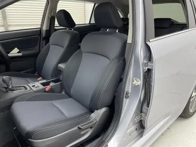 スバル レヴォーグ 1．6GT アイサイト 茨城県 2019(令1)年 1.9万km アイスシルバーメタリック 純正8インチメモリナビ（KENWOOD：KXM-H803）/・SD/DISC/FM/AM/Bluetooth/HDMI/・バックカメラ/・フルセグTV/アイサイト/・プリクラッシュブレーキ/・後退時自動ブレーキシステム/・AT誤発進，後進抑制制御/・ツーリングアシスト/・全車速追従機能付クルーズコントロール/・定速クルーズコントロール/・車線逸脱抑制/・車線逸脱警報/・ふらつき警報/・先行車発進お知らせ機能/・アイサイトアシストモニター/クリアランスソナー/ETC/パドルシフト/運転席パワーシート/アイドリングストップ