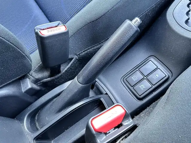 トヨタ アクア S 島根県 2015(平27)年 4.8万km ライムホワイトパールクリスタルシャイン 登録時走行距離　47168km/ワンオーナー/取扱説明書/保証書/純正ナビ(NSCP-W64)/(地上TV/Bluetooth/AM/FM/CD/SD)/バックカメラ/ウィンカーミラー/フォグランプ/スマートキー/スペアキー/純正フロアマット/横滑り防止装置/ビルドインETC/社外アルミ１５インチ/禁煙車