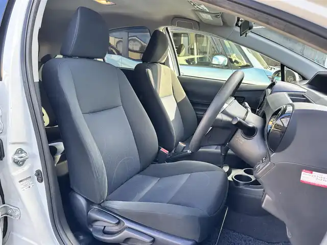 トヨタ アクア S 島根県 2015(平27)年 4.8万km ライムホワイトパールクリスタルシャイン 登録時走行距離　47168km/ワンオーナー/取扱説明書/保証書/純正ナビ(NSCP-W64)/(地上TV/Bluetooth/AM/FM/CD/SD)/バックカメラ/ウィンカーミラー/フォグランプ/スマートキー/スペアキー/純正フロアマット/横滑り防止装置/ビルドインETC/社外アルミ１５インチ/禁煙車