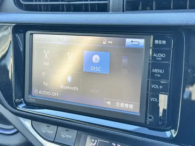 トヨタ アクア S 島根県 2015(平27)年 4.8万km ライムホワイトパールクリスタルシャイン 登録時走行距離　47168km/ワンオーナー/取扱説明書/保証書/純正ナビ(NSCP-W64)/(地上TV/Bluetooth/AM/FM/CD/SD)/バックカメラ/ウィンカーミラー/フォグランプ/スマートキー/スペアキー/純正フロアマット/横滑り防止装置/ビルドインETC/社外アルミ１５インチ/禁煙車