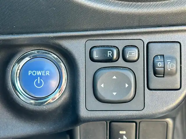 トヨタ アクア S 島根県 2015(平27)年 4.8万km ライムホワイトパールクリスタルシャイン 登録時走行距離　47168km/ワンオーナー/取扱説明書/保証書/純正ナビ(NSCP-W64)/(地上TV/Bluetooth/AM/FM/CD/SD)/バックカメラ/ウィンカーミラー/フォグランプ/スマートキー/スペアキー/純正フロアマット/横滑り防止装置/ビルドインETC/社外アルミ１５インチ/禁煙車