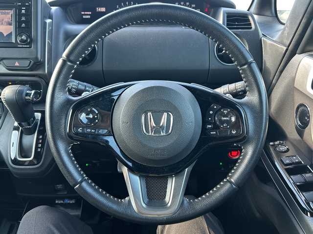 ホンダ Ｎ ＢＯＸ カスタム L ターボ スタイル+ブラック 三重県 2022(令4)年 4.3万km メテオロイドグレーメタリック 登録時42718km/ワンオーナー/禁煙車/純正７インチディスプレイオーディオ（WX-211C）/・Ｂｌｕｅｔｏｏｔｈ・ワンセグ・AM/FM・CD・USB/衝突軽減ブレーキ/レーンキープアシスト/先行車発進お知らせ機能/レーダークルーズコントロール/ロードサインアシスト/前後ドラレコ/両側パワースライドドア/バックカメラ/ＵＳＢ接続・充電/黒ハーフレザーシート/ETC/パドルシフト/電動パーキングブレーキ/ブレーキホールド/LEDヘッドライト