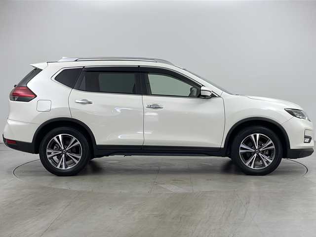日産 エクストレイル 20Xi 道央・札幌 2019(平31)年 2.4万km ブリリアントホワイトパール ・4WD/・禁煙車/・ALPINE10インチナビ　/&CD&DVD&フルセグTV&BT/・パワーバックドア/・サンルーフ/・バックカメラ/・全方位モニター/・プロパイロット/・コーナーセンサー/・ダウンヒルアシスト/・アイドリングストップ　/・全席シートヒーター　/・インテリジェントミラー/・純正ドライブレコーダー　/・ビルトインETC　/・純正フロアマット/・プッシュスタート/・電動格納ミラー/・LEDヘッドライト/・オートライト/・スマートキー/・スペアキー/・社外AWスタッドレスタイヤ積込