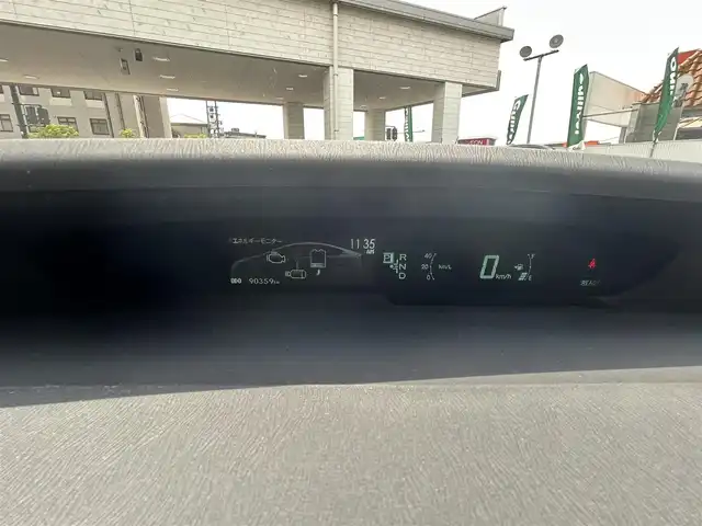 トヨタ プリウス S 岡山県 2014(平26)年 9.1万km スーパーホワイトⅡ 登録時走行距離90359キロ/純正メモリナビ（NSCP-W62）/AM/FM/Bluetooth/TV/SD/DVD/バックカメラ/純正フロアマット/電動格納ミラー/オートライト/プッシュスタート/HIDヘッドライト/スマートキー/ビルトインETC/スペアキー×１