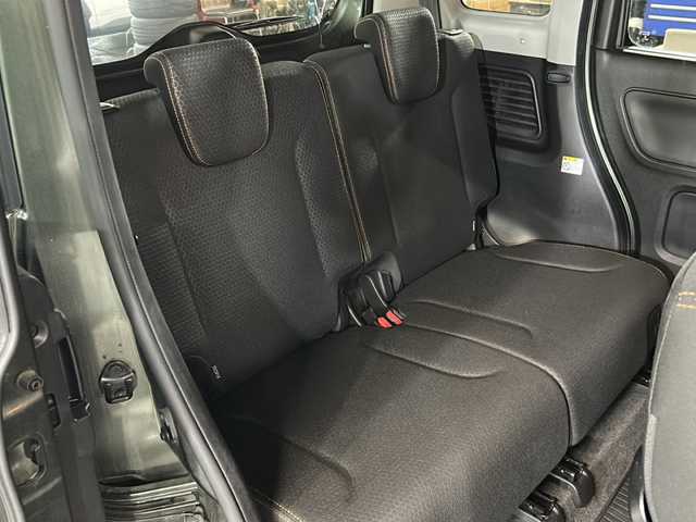 スズキ スペーシア ギア HYBRID XZ 静岡県 2020(令2)年 2.2万km クールカーキパールメタリック/ガンメタリック2トーン 社外ナビ(ストラーダ)/・FM/AM/・SD/・iPod/・フルセグTV/・USB/・Bluetooth/・Memory Music/・CD/DVD/主要装備/・全方位カメラ/・両側パワースライドドア/・ＬＥＤヘッドライト/・コーナーセンサー/・デュアルカメラブレーキサポート/・運転席+助手席シートヒーター/・アイドリングストップ/・追従機能付クルーズコントロール/・横滑り防止装置/・ヘッドアップディスプレイ/・運転席・助手席・サイドエアバッグ/・LEDヘッドライト/・フォグランプ/・レーンキープアシスト/・ルーフレール