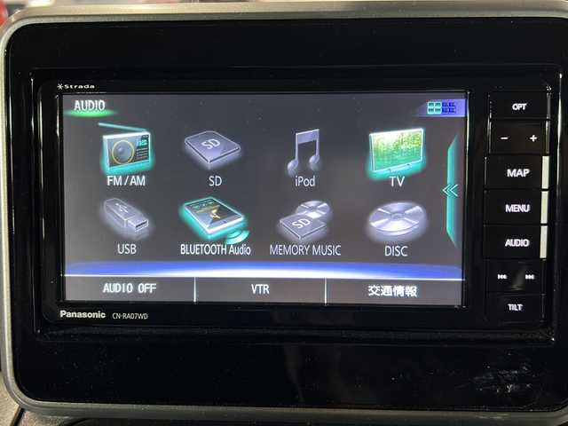 スズキ スペーシア ギア HYBRID XZ 静岡県 2020(令2)年 2.2万km クールカーキパールメタリック/ガンメタリック2トーン 社外ナビ(ストラーダ)/・FM/AM/・SD/・iPod/・フルセグTV/・USB/・Bluetooth/・Memory Music/・CD/DVD/主要装備/・全方位カメラ/・両側パワースライドドア/・ＬＥＤヘッドライト/・コーナーセンサー/・デュアルカメラブレーキサポート/・運転席+助手席シートヒーター/・アイドリングストップ/・追従機能付クルーズコントロール/・横滑り防止装置/・ヘッドアップディスプレイ/・運転席・助手席・サイドエアバッグ/・LEDヘッドライト/・フォグランプ/・レーンキープアシスト/・ルーフレール