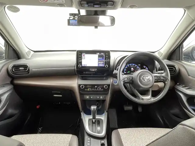 トヨタ ヤリスクロス ハイブリッド Z 福井県 2022(令4)年 3.8万km ブラックマイカ 純正8型ナビ機能付きディスプレイオーディオ /アラウンドビューカメラ /バックカメラ/電動リアゲート /ビルトインETC /パワーシート /シートヒーター /ブラインドスポットモニター /USB /電動パーキングブレーキ/LEDランプ/ドアバイザー/スマートキー/プッシュスタート