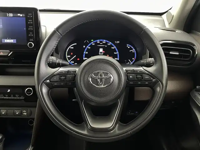 トヨタ ヤリスクロス ハイブリッド Z 福井県 2022(令4)年 3.8万km ブラックマイカ 純正8型ナビ機能付きディスプレイオーディオ /アラウンドビューカメラ /バックカメラ/電動リアゲート /ビルトインETC /パワーシート /シートヒーター /ブラインドスポットモニター /USB /電動パーキングブレーキ/LEDランプ/ドアバイザー/スマートキー/プッシュスタート