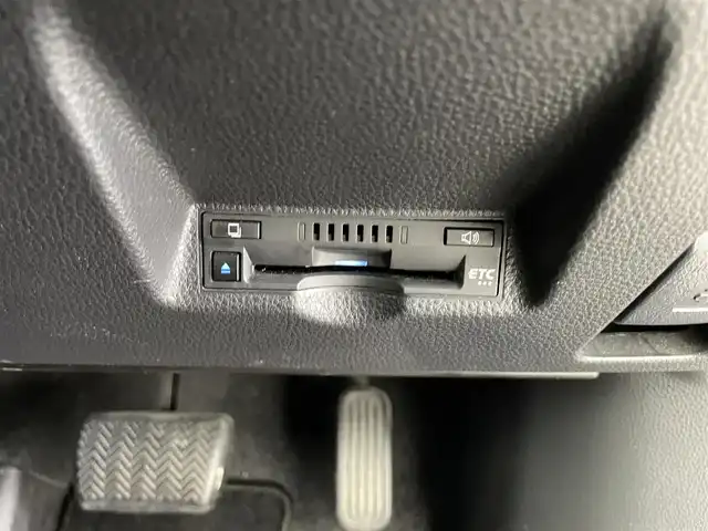 トヨタ ヤリスクロス ハイブリッド Z 福井県 2022(令4)年 3.8万km ブラックマイカ 純正8型ナビ機能付きディスプレイオーディオ /アラウンドビューカメラ /バックカメラ/電動リアゲート /ビルトインETC /パワーシート /シートヒーター /ブラインドスポットモニター /USB /電動パーキングブレーキ/LEDランプ/ドアバイザー/スマートキー/プッシュスタート