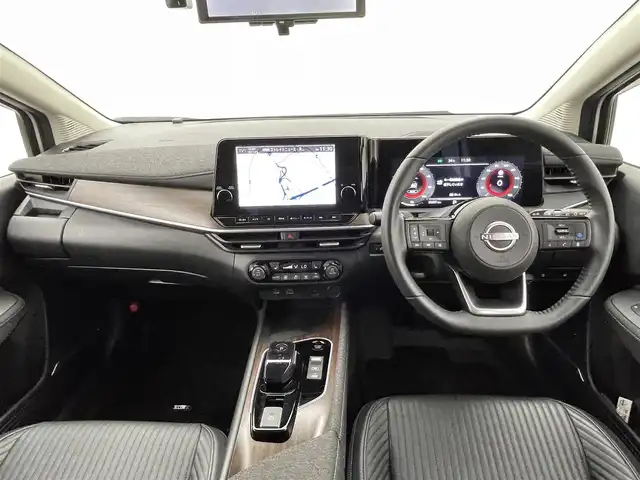 日産 オーラ G レザーエディション 熊本県 2022(令4)年 2.1万km ピュアホワイトパール / スーパーブラック 2トーン 純正ナビ（ＢＴ・フルセグ・ＵＳＢ）/全周囲カメラ　/ビルトインＥＴＣ２．０　/純正前方ドライブレコーダー　/レーダークルーズコントロール/BOSEサウンド/前後クリアランスソナー　/前席シートヒーター　/プロパイロット　/インテリジェントエマージェンシーブレーキ/標識認識機能/踏み間違い衝突防止アシスト/ふらつき警報機能/前方衝突予測警報/車線逸脱警報/ブラインドスポットモニター/ヒルスタートアシスト/横滑り防止/オートライト/オートマチックハイビーム/LEDヘッドライト/フォグライト/スマートキー/プッシュスタート/スペアキー1本