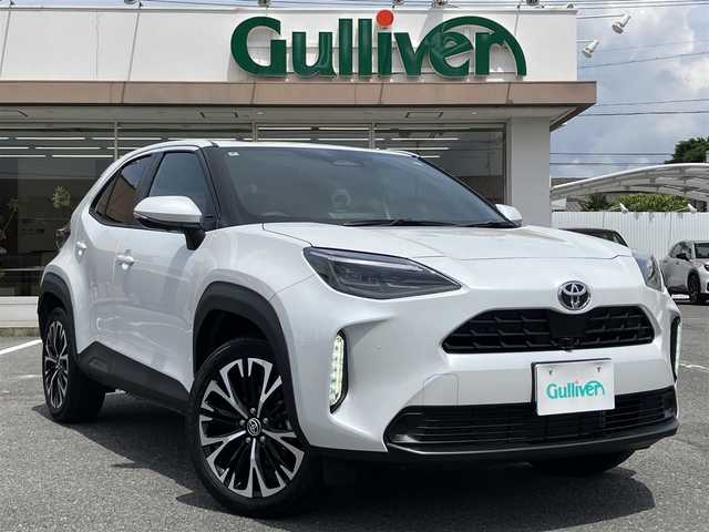 トヨタ ヤリスクロス ハイブリッド Z 三重県 2024(令6)年 0.7万km プラチナホワイトパールマイカ ♪♪ワンオーナー♪♪/♪登録時走行距離6885km/♪トヨタセーフティセンス/　・PCS(プリクラッシュセーフティシステム)/　・LDA（レーンディーアーチャーアラート）/　・PDA （プロアクティブドライビンングアシスト）/　・RSA（ロードサインアシスト）/　・レーダクルーズコンロール/　・オートマチックハイビーム/♪純正ディスプレイオーディオナビ/　・AppleCarplay/　・AndloidAuto/   ・Bluetoorth/　・フルセグTV/　・HDMI/　・USB-C/♪パノラミックビューモニター/♪RKSB（パーキングブレーキサポート）/♪RCTA(リアトラフィックアラート)/♪クリアランスソナー/♪BSM（ブラインドスポットモニター）/♪オートブレーキホールド/♪純正18インチアルミホイール/♪社外デジタルインナーミラー（ドライブレコーダー付）/♪革巻ステアリング/♪ステアリングヒーター/♪ハーフレザーシート/♪運転席パワーシート/♪前席シートヒーター/♪LEDヘッドライト/♪オートリトラクタブルミラー/♪ウィンカーミラー/♪プライバシーガラス/♪ラバーフロアマット/♪オートライト/♪ライトレベリング/♪横滑り防止機能
