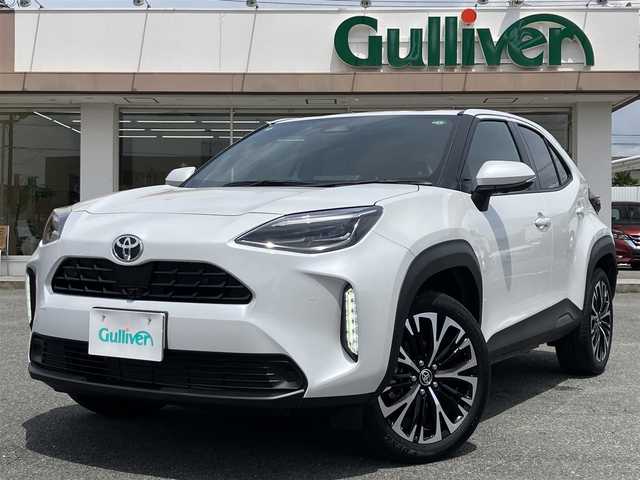 トヨタ ヤリスクロス ハイブリッド Z 三重県 2024(令6)年 0.7万km プラチナホワイトパールマイカ ♪♪ワンオーナー♪♪/♪登録時走行距離6885km/♪トヨタセーフティセンス/　・PCS(プリクラッシュセーフティシステム)/　・LDA（レーンディーアーチャーアラート）/　・PDA （プロアクティブドライビンングアシスト）/　・RSA（ロードサインアシスト）/　・レーダクルーズコンロール/　・オートマチックハイビーム/♪純正ディスプレイオーディオナビ/　・AppleCarplay/　・AndloidAuto/   ・Bluetoorth/　・フルセグTV/　・HDMI/　・USB-C/♪パノラミックビューモニター/♪RKSB（パーキングブレーキサポート）/♪RCTA(リアトラフィックアラート)/♪クリアランスソナー/♪BSM（ブラインドスポットモニター）/♪オートブレーキホールド/♪純正18インチアルミホイール/♪社外デジタルインナーミラー（ドライブレコーダー付）/♪革巻ステアリング/♪ステアリングヒーター/♪ハーフレザーシート/♪運転席パワーシート/♪前席シートヒーター/♪LEDヘッドライト/♪オートリトラクタブルミラー/♪ウィンカーミラー/♪プライバシーガラス/♪ラバーフロアマット/♪オートライト/♪ライトレベリング/♪横滑り防止機能