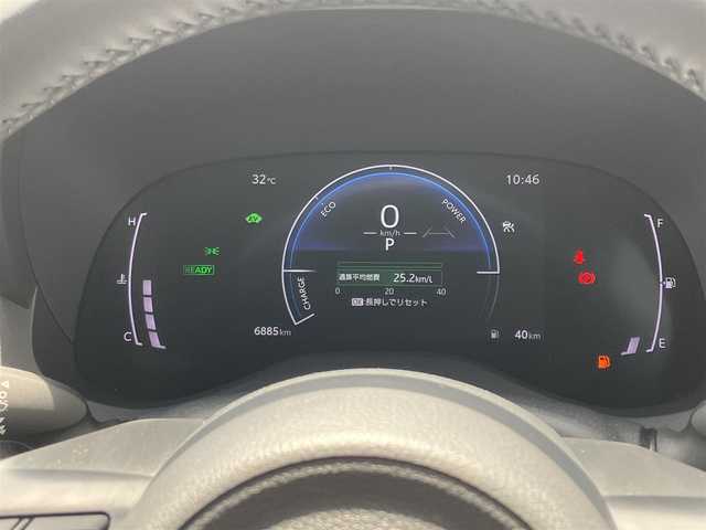 トヨタ ヤリスクロス ハイブリッド Z 三重県 2024(令6)年 0.7万km プラチナホワイトパールマイカ ♪♪ワンオーナー♪♪/♪登録時走行距離6885km/♪トヨタセーフティセンス/　・PCS(プリクラッシュセーフティシステム)/　・LDA（レーンディーアーチャーアラート）/　・PDA （プロアクティブドライビンングアシスト）/　・RSA（ロードサインアシスト）/　・レーダクルーズコンロール/　・オートマチックハイビーム/♪純正ディスプレイオーディオナビ/　・AppleCarplay/　・AndloidAuto/   ・Bluetoorth/　・フルセグTV/　・HDMI/　・USB-C/♪パノラミックビューモニター/♪RKSB（パーキングブレーキサポート）/♪RCTA(リアトラフィックアラート)/♪クリアランスソナー/♪BSM（ブラインドスポットモニター）/♪オートブレーキホールド/♪純正18インチアルミホイール/♪社外デジタルインナーミラー（ドライブレコーダー付）/♪革巻ステアリング/♪ステアリングヒーター/♪ハーフレザーシート/♪運転席パワーシート/♪前席シートヒーター/♪LEDヘッドライト/♪オートリトラクタブルミラー/♪ウィンカーミラー/♪プライバシーガラス/♪ラバーフロアマット/♪オートライト/♪ライトレベリング/♪横滑り防止機能