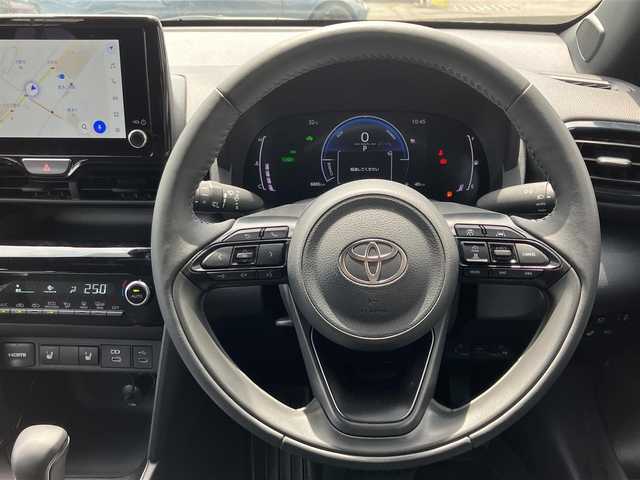 トヨタ ヤリスクロス ハイブリッド Z 三重県 2024(令6)年 0.7万km プラチナホワイトパールマイカ ♪♪ワンオーナー♪♪/♪登録時走行距離6885km/♪トヨタセーフティセンス/　・PCS(プリクラッシュセーフティシステム)/　・LDA（レーンディーアーチャーアラート）/　・PDA （プロアクティブドライビンングアシスト）/　・RSA（ロードサインアシスト）/　・レーダクルーズコンロール/　・オートマチックハイビーム/♪純正ディスプレイオーディオナビ/　・AppleCarplay/　・AndloidAuto/   ・Bluetoorth/　・フルセグTV/　・HDMI/　・USB-C/♪パノラミックビューモニター/♪RKSB（パーキングブレーキサポート）/♪RCTA(リアトラフィックアラート)/♪クリアランスソナー/♪BSM（ブラインドスポットモニター）/♪オートブレーキホールド/♪純正18インチアルミホイール/♪社外デジタルインナーミラー（ドライブレコーダー付）/♪革巻ステアリング/♪ステアリングヒーター/♪ハーフレザーシート/♪運転席パワーシート/♪前席シートヒーター/♪LEDヘッドライト/♪オートリトラクタブルミラー/♪ウィンカーミラー/♪プライバシーガラス/♪ラバーフロアマット/♪オートライト/♪ライトレベリング/♪横滑り防止機能