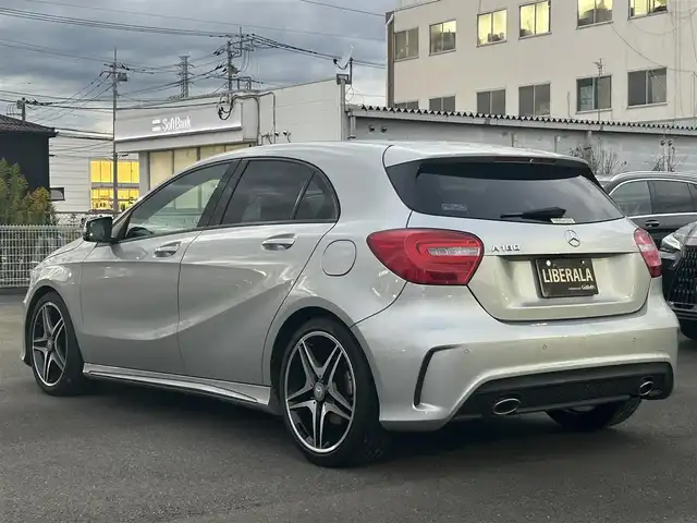 メルセデス・ベンツ Ａ１８０ Bエフィ スポーツ エディションネクスト 埼玉県 2012(平24)年 9.4万km ポーラシルバー 黒半革シート/純正ナビ/クルーズコントロール/フルセグTV/バックカメラ/ブラインドスポットモニター/パワーシート/ETC/純正フロアマット