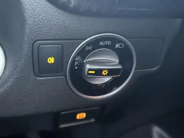 メルセデス・ベンツ Ａ１８０ Bエフィ スポーツ エディションネクスト 埼玉県 2012(平24)年 9.4万km ポーラシルバー 黒半革シート/純正ナビ/クルーズコントロール/フルセグTV/バックカメラ/ブラインドスポットモニター/パワーシート/ETC/純正フロアマット