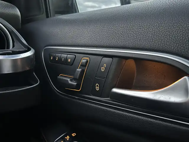 メルセデス・ベンツ Ａ１８０ Bエフィ スポーツ エディションネクスト 埼玉県 2012(平24)年 9.4万km ポーラシルバー 黒半革シート/純正ナビ/クルーズコントロール/フルセグTV/バックカメラ/ブラインドスポットモニター/パワーシート/ETC/純正フロアマット