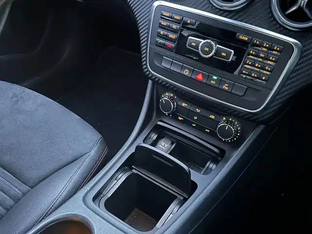 メルセデス・ベンツ Ａ１８０ Bエフィ スポーツ エディションネクスト 埼玉県 2012(平24)年 9.4万km ポーラシルバー 黒半革シート/純正ナビ/クルーズコントロール/フルセグTV/バックカメラ/ブラインドスポットモニター/パワーシート/ETC/純正フロアマット