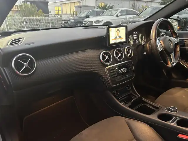 メルセデス・ベンツ Ａ１８０ Bエフィ スポーツ エディションネクスト 埼玉県 2012(平24)年 9.4万km ポーラシルバー 黒半革シート/純正ナビ/クルーズコントロール/フルセグTV/バックカメラ/ブラインドスポットモニター/パワーシート/ETC/純正フロアマット